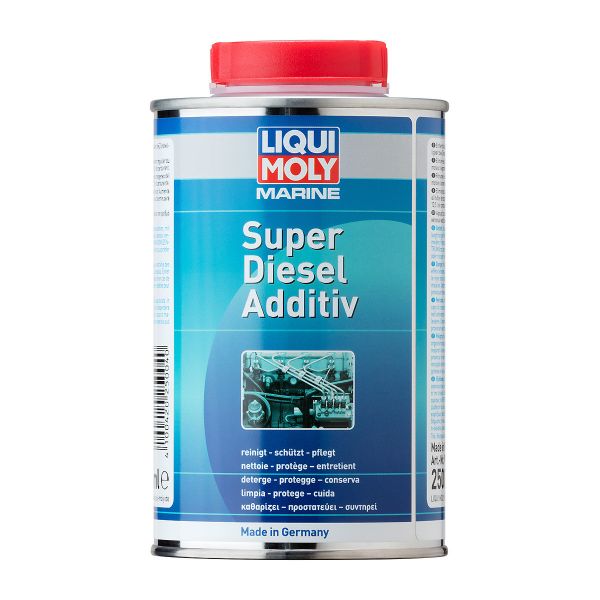 Синя бутилка с червена капачка на Liqui Moly с Добавка супер дизел за лодки